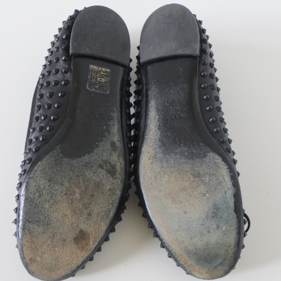 ⬇️REDUCED⬇️Size 37.5 Gucci Studded Flats - Picture 4 of 4